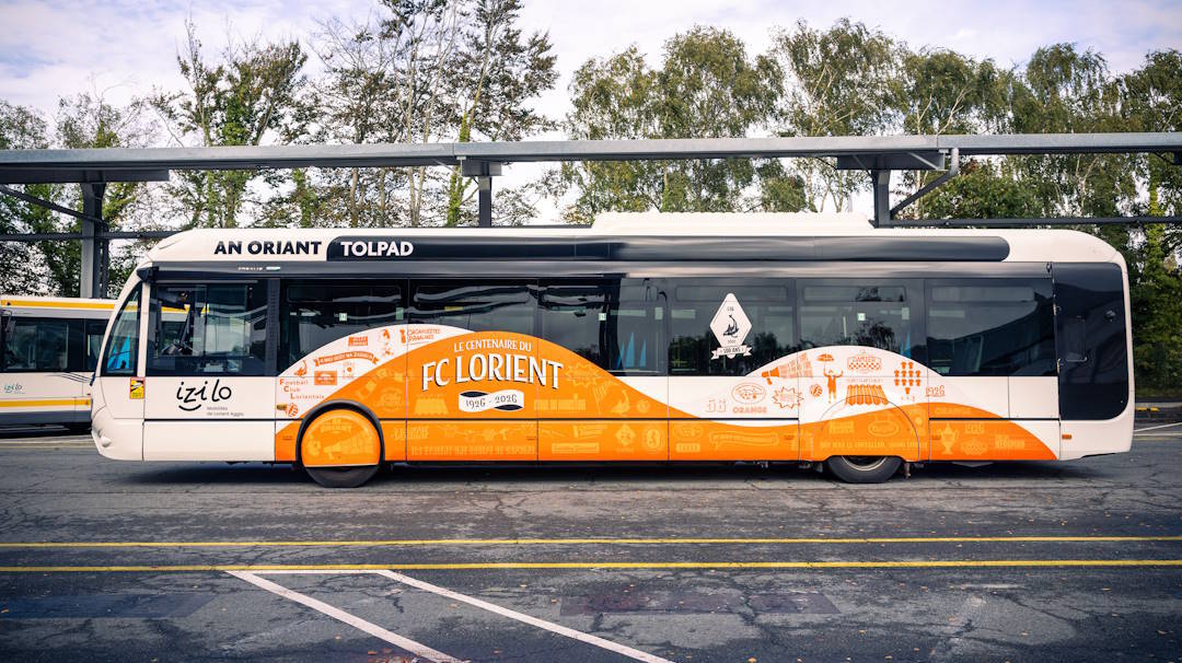 Bus IziLo marqué aux couleurs du FCL